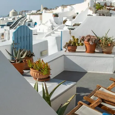 Gabbiano Traditional Cave * Oia (Santorini)