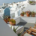 Gabbiano Traditional Cave * Oia (Santorini)