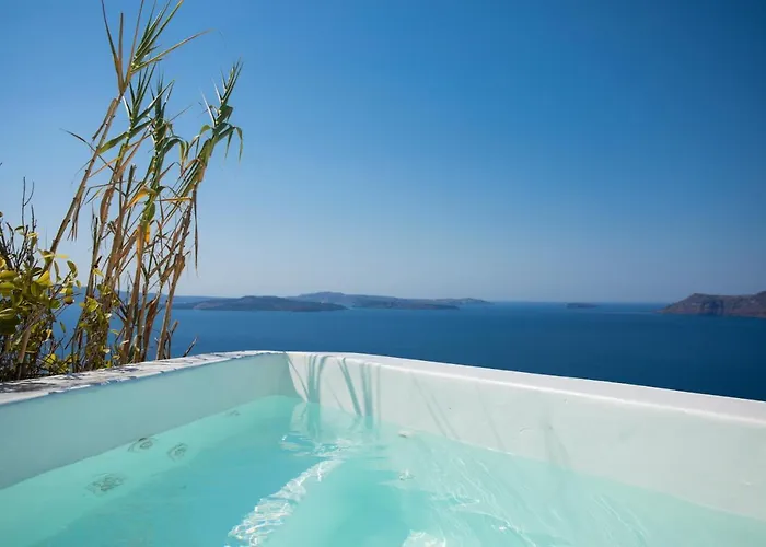 Gabbiano Traditional Cave אויה